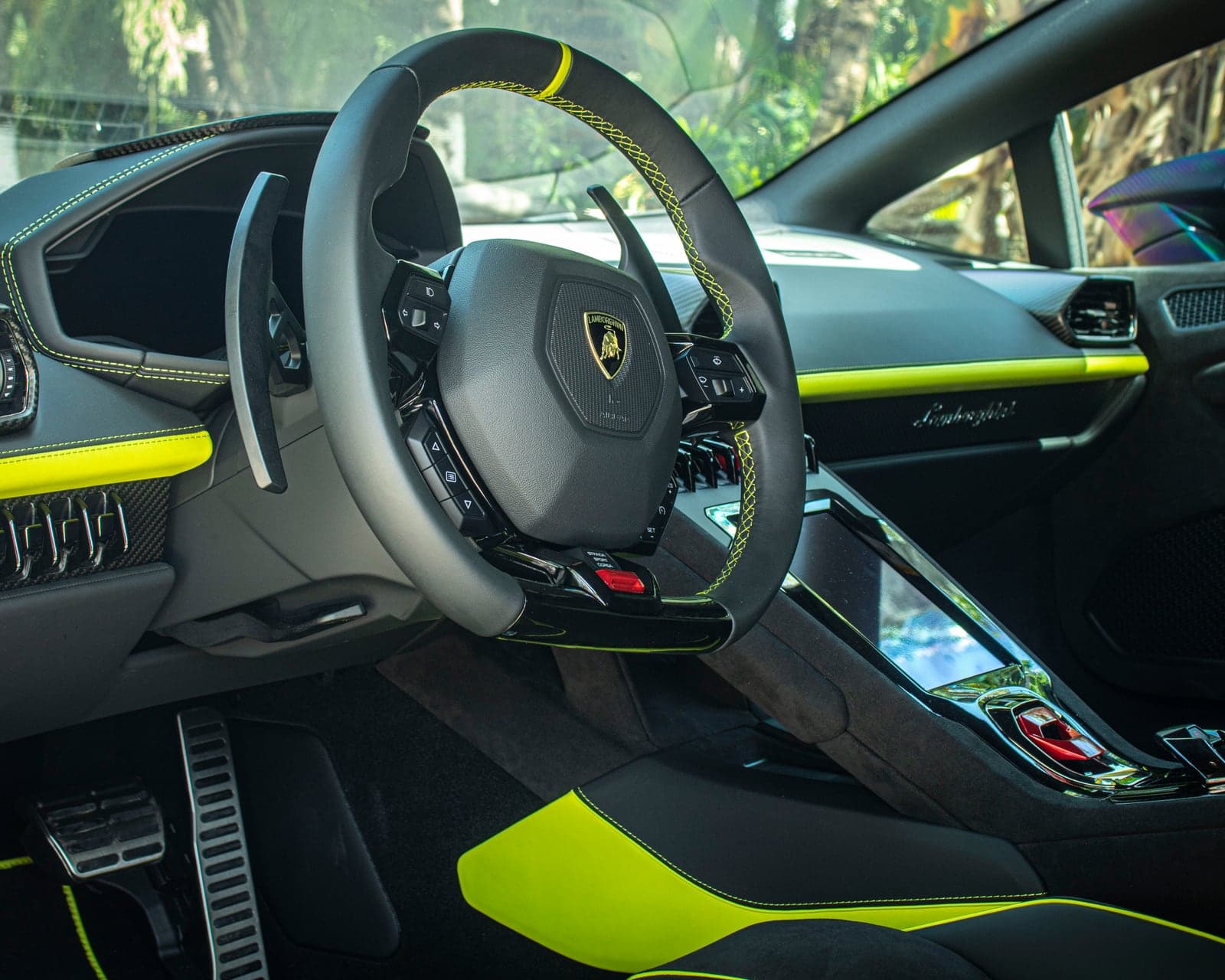 Lamborghini Huracán Tecnica 60th Anniversary rental photo 3 in Tulum
