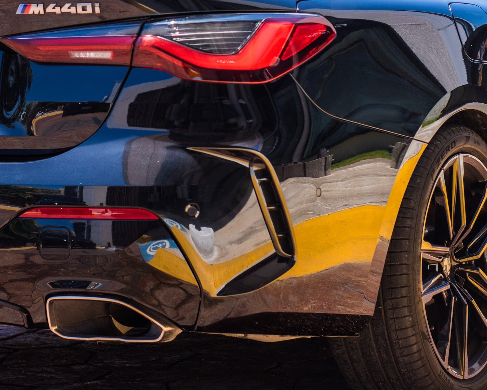 BMW M440i Convertible rental photo 2 in Tulum