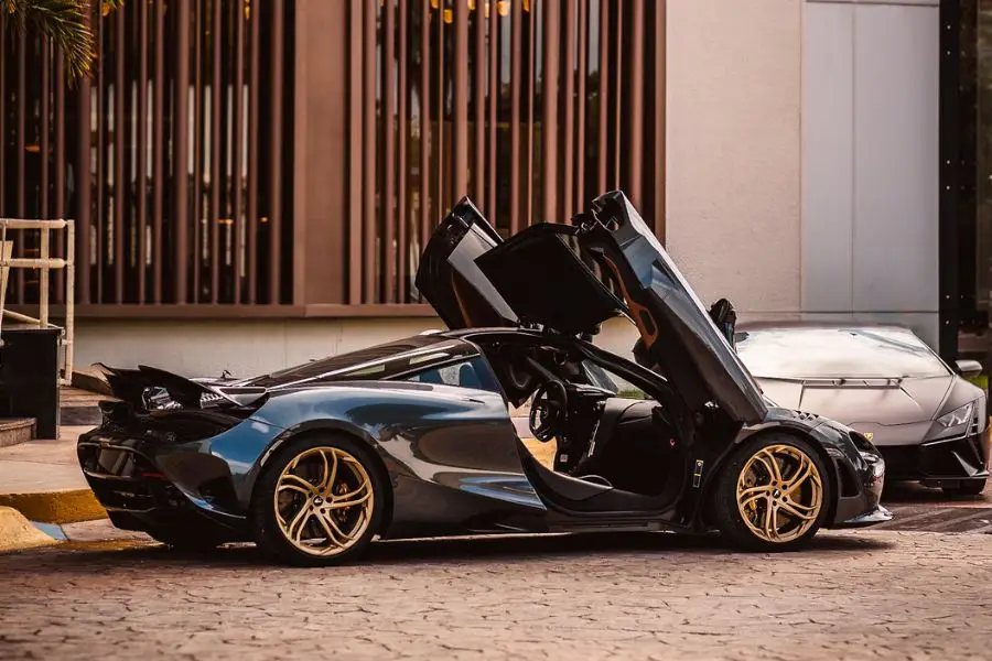 McLaren 750S rental photo 4 in Tulum